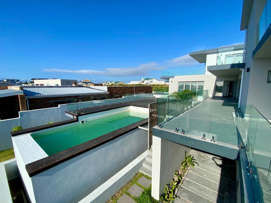 7 Bedroom Property for Sale in Gansbaai Central Western Cape
